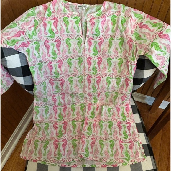 Lexi York Ladies Size Small beach coverup. Pink and Green Seahorses. - Picture 2 of 3